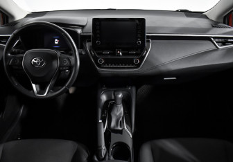 Подержанный автомобиль Toyota Corolla Sedan 2019 года (14 фото)