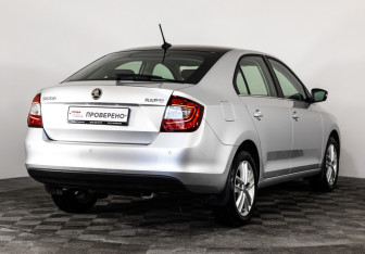 Подержанный автомобиль Skoda Rapid Liftback 2018 года (5 фото)