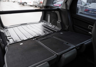 Подержанный автомобиль Land Rover Discovery Sport 2017 года (30 фото)