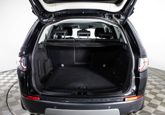 Подержанный автомобиль Land Rover Discovery Sport 2016 года (10 фото)