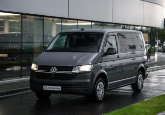 Подержанный автомобиль Volkswagen Caravelle 2020 года (3 фото)