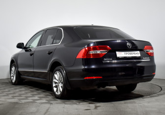 Подержанный автомобиль Skoda Superb Liftback 2015 года (7 фото)