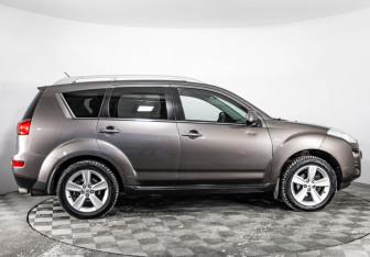 Подержанный автомобиль Peugeot 4007 2012 года (4 фото)