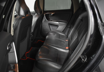 Подержанный автомобиль Volvo XC60 2012 года (11 фото)
