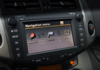 Подержанный автомобиль Toyota RAV4 2012 года (17 фото)