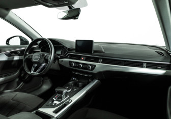 Подержанный автомобиль Audi A4 Sedan 2015 года (9 фото)