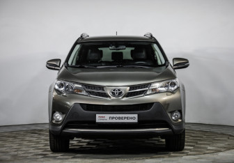 Подержанный автомобиль Toyota RAV4 2013 года (2 фото)