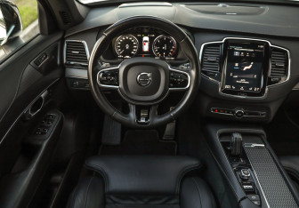 Подержанный автомобиль Volvo XC90 2019 года (12 фото)