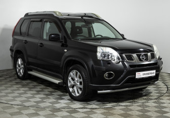 Подержанный автомобиль Nissan X-Trail 2011 года (3 фото)