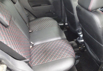 Подержанный автомобиль Ford Fusion 2006 года (13 фото)