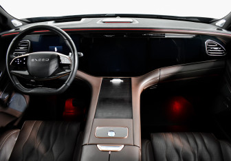 Подержанный автомобиль Exeed VX 2023 года (16 фото)