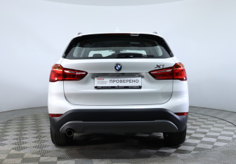 Подержанный автомобиль BMW X1 2017 года (6 фото)