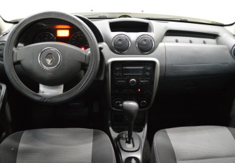 Подержанный автомобиль Renault Duster 2014 года (14 фото)