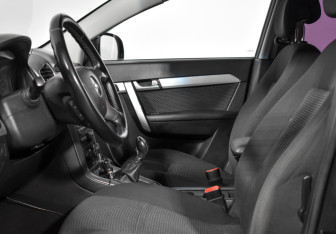 Подержанный автомобиль Chevrolet Captiva 2013 года (10 фото)