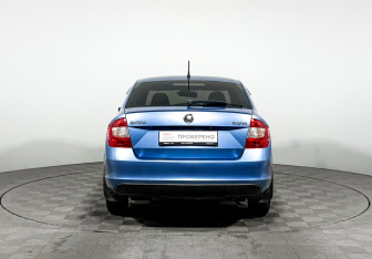 Подержанный автомобиль Skoda Rapid Liftback 2014 года (6 фото)