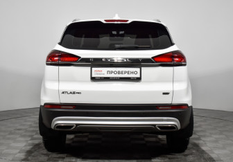 Подержанный автомобиль Geely Atlas Pro 2022 года (6 фото)