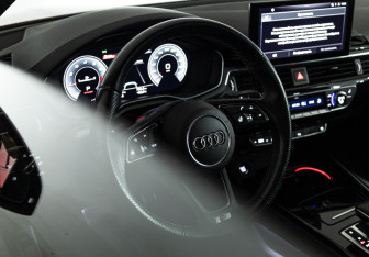 Подержанный автомобиль Audi A5 Coupe 2021 года (33 фото)