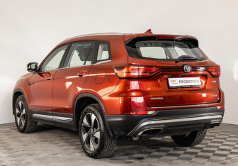 Подержанный автомобиль Changan CS75 2020 года (7 фото)
