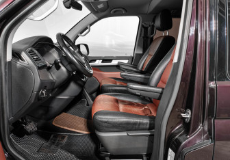 Подержанный автомобиль Volkswagen Multivan 2017 года (11 фото)