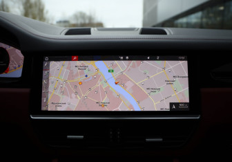 Подержанный автомобиль Porsche Cayenne 2019 года (16 фото)