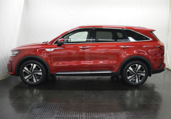 Подержанный автомобиль Kia Sorento 2022 года (8 фото)