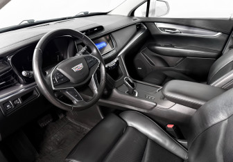 Подержанный автомобиль Cadillac XT5 2017 года (9 фото)