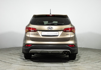 Подержанный автомобиль Hyundai Santa Fe 2013 года (6 фото)