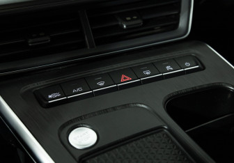 Подержанный автомобиль Haval F7 2024 года (17 фото)