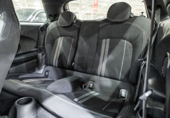 Подержанный автомобиль MINI Hatch 2019 года (14 фото)
