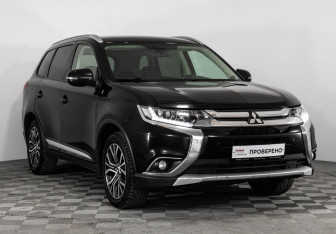 Подержанный автомобиль Mitsubishi Outlander 2018 года (3 фото)