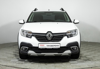 Подержанный автомобиль Renault Sandero 2018 года (2 фото)