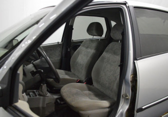 Подержанный автомобиль LADA (ВАЗ) Kalina Hatchback 2010 года (9 фото)