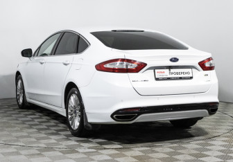 Подержанный автомобиль Ford Mondeo Sedan 2015 года (7 фото)