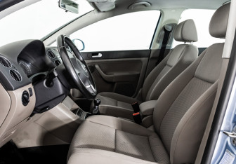 Подержанный автомобиль Volkswagen Golf Plus 2011 года (15 фото)