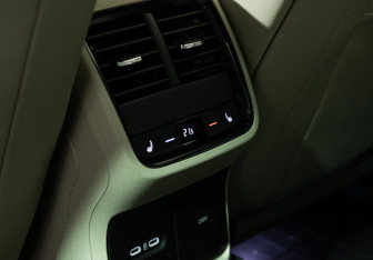 Подержанный автомобиль Skoda Octavia Liftback 2022 года (24 фото)