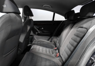 Подержанный автомобиль Volkswagen Passat CC 2011 года (12 фото)