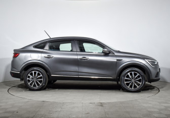 Подержанный автомобиль Renault Arkana 2019 года (4 фото)