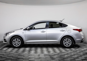 Подержанный автомобиль Hyundai Solaris Sedan 2017 года (7 фото)