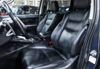 Подержанный автомобиль Mitsubishi Pajero Sport 2018 года (17 фото)