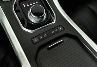 Подержанный автомобиль Land Rover Range Rover Evoque 2015 года (21 фото)