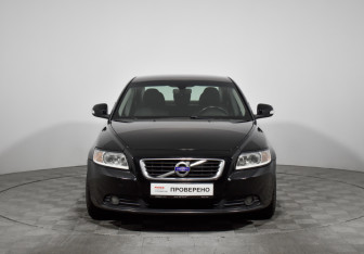 Подержанный автомобиль Volvo S40 2012 года (2 фото)