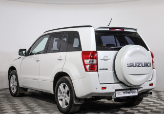Подержанный автомобиль Suzuki Grand Vitara 2011 года (7 фото)
