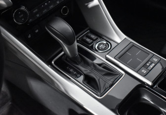 Подержанный автомобиль Mitsubishi Eclipse Cross 2019 года (11 фото)