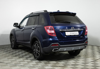 Подержанный автомобиль Lifan X60 2017 года (7 фото)