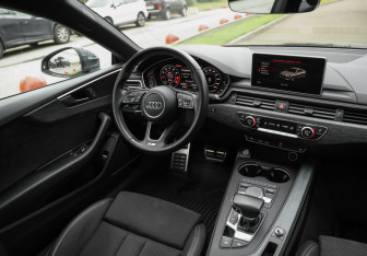 Подержанный автомобиль Audi A5 Coupe 2016 года (13 фото)