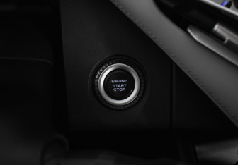 Подержанный автомобиль Geely Atlas 2024 года (18 фото)