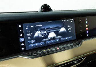 Подержанный автомобиль Voyah Free 2023 года (17 фото)