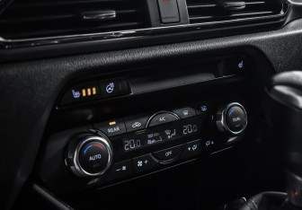 Подержанный автомобиль Mazda CX-9 2017 года (22 фото)