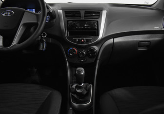 Подержанный автомобиль Hyundai Solaris Sedan 2016 года (16 фото)