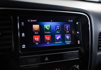 Подержанный автомобиль Mitsubishi Outlander 2019 года (13 фото)